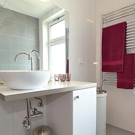 Appartement Stylish Maisonette, Prenzlauer Berg, 70m2 Berlijn